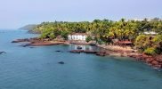 Dona Paula Beach