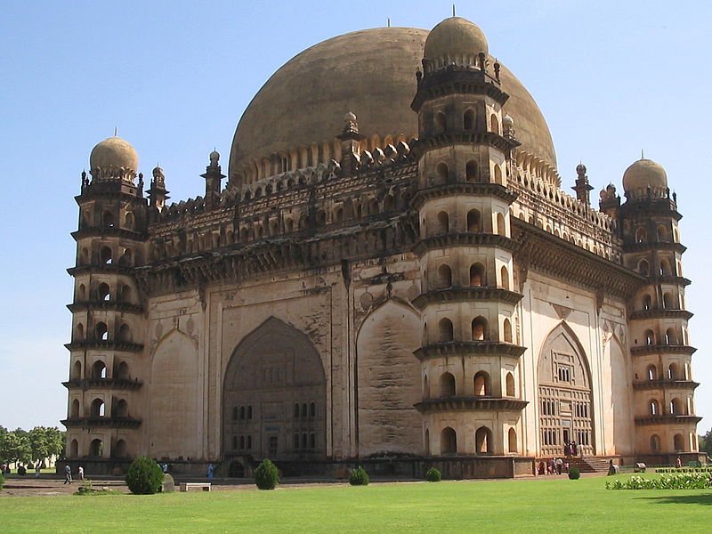 Gol Gumbaz - bijapur