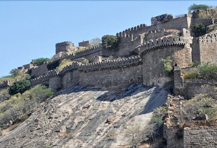 Bhuvanagiri-Bhongir-Fort-Telangana.jpg