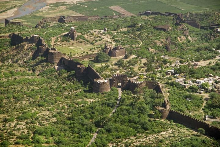 Rohtas-Fort-gujrat-pakisthan-1.jpg